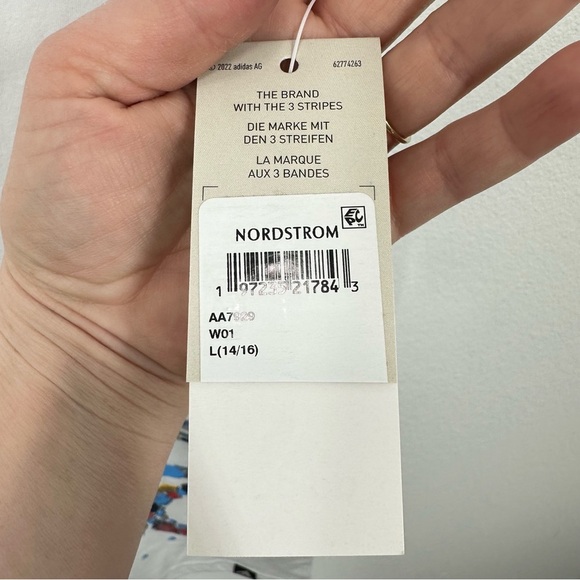 Adidas Boys Young Men Size Large 14/16 Sleeveless Shirt White Practice Logo NWT - Picture 5 of 8